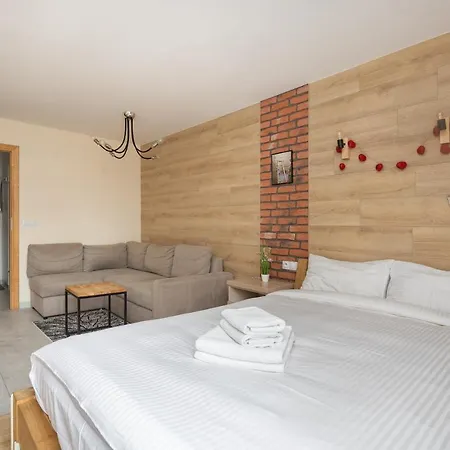 Ochota Wooden Apartment