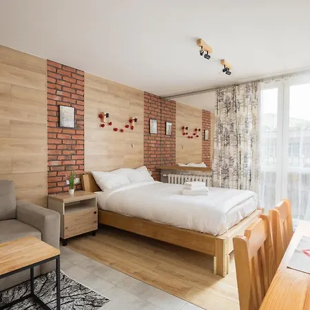 Ochota Wooden Apartman Varsó